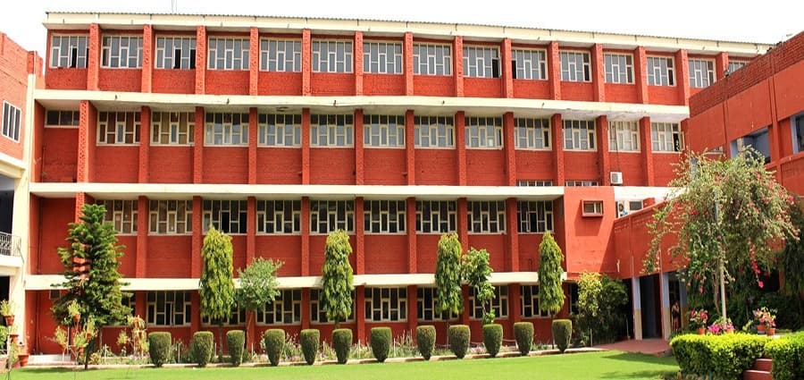 GN Girls College Patiala Academic Building photo 5
