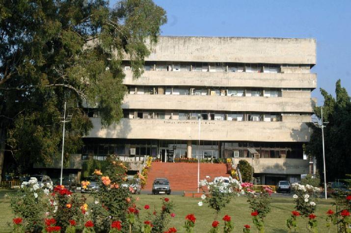 PGIMER Chandigarh Academic Building photo 2