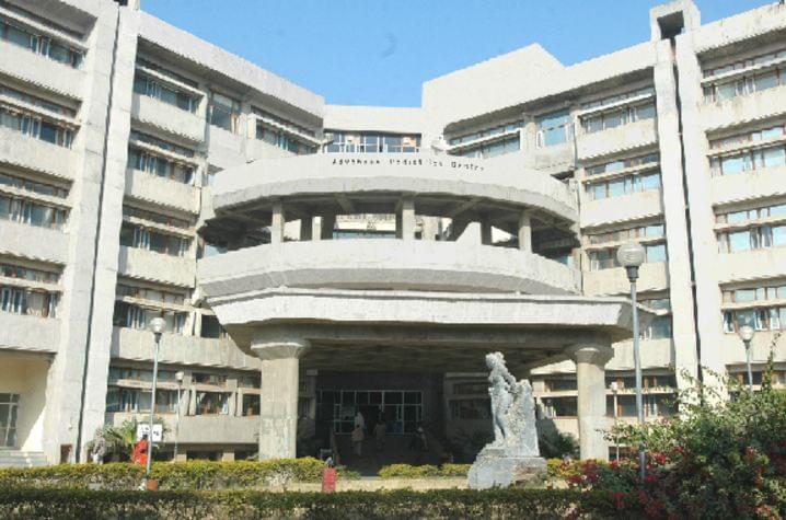 PGIMER Chandigarh Academic Building photo 3