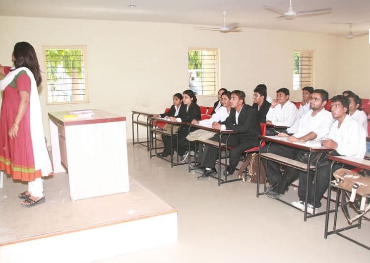 Anand Law College Infrastructure photo 1