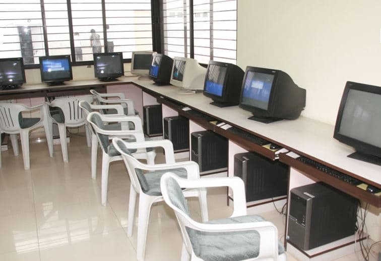 Anand Law College Infrastructure photo 5