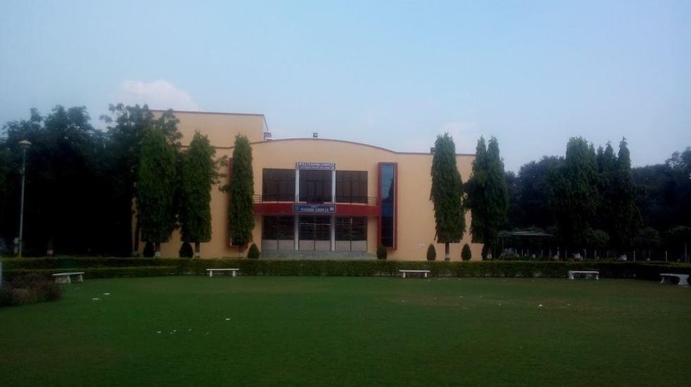 College of Veterinary Science & Animal Husbandry Anand Academic Building photo 2