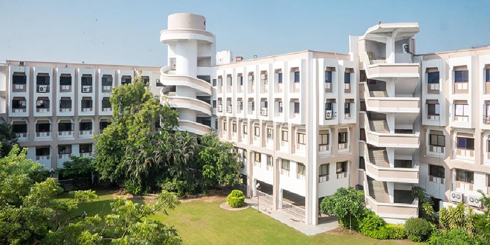 N R Institute of Business Management Ahmedabad Academic Building photo 2