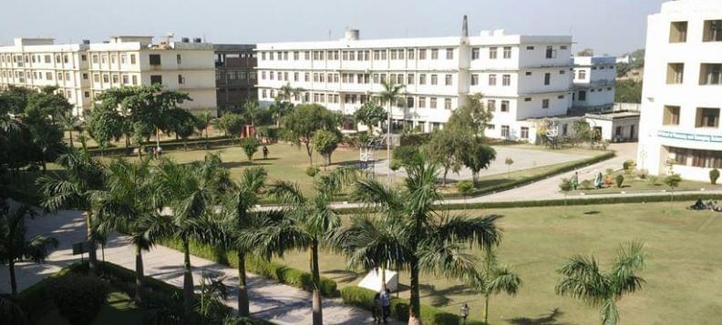 Baddi University of Emerging Sciences and Technologies Academic Building photo 14