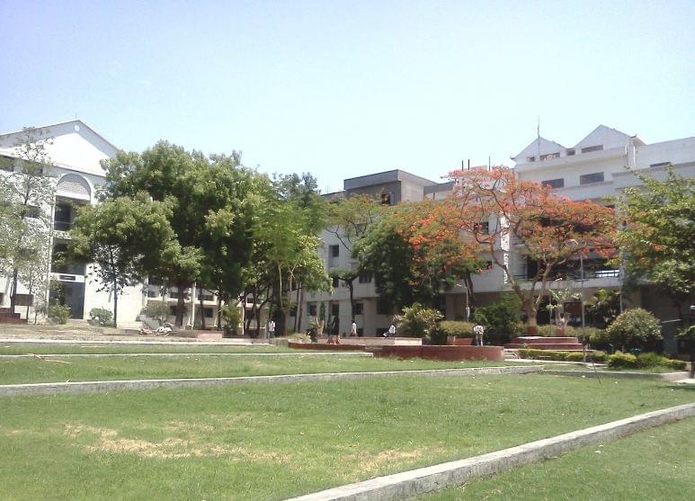 Mahatma Gandhi Mission's Medical College Aurangabad Academic Building photo 1