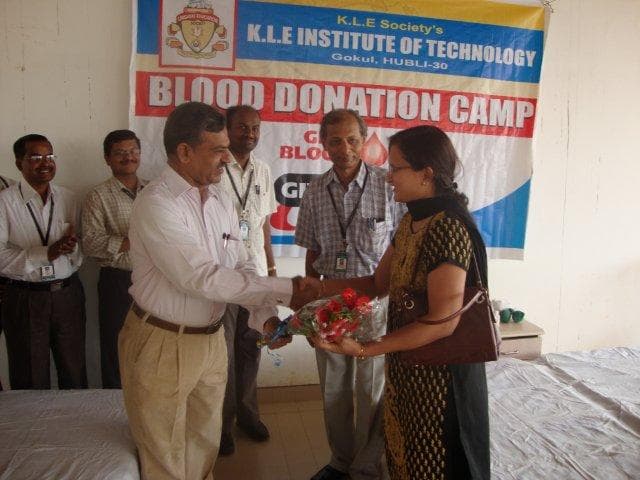 KLE Institute of Technology Hubli Blood Donation Camp photo 1