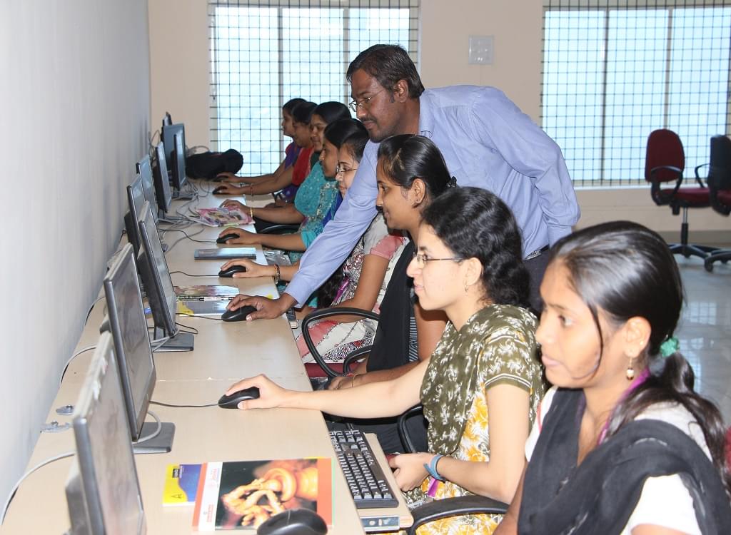 Biluru Gurubasava Mahaswamiji Institute of Technology Bagalkot Campus Laboratory photo 6