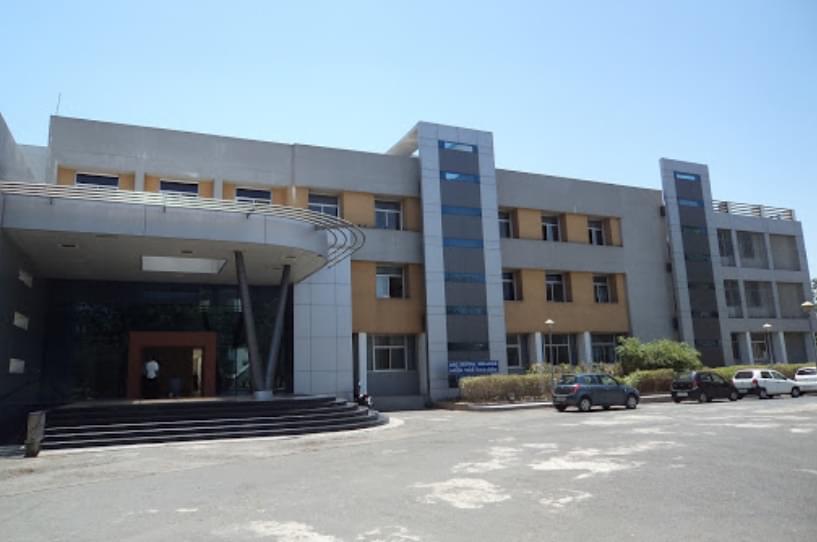 AMC Dental College Ahmedabad Academic Building photo 2