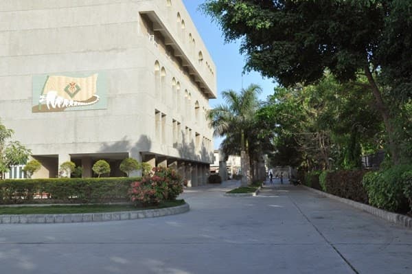 Govt. Dental College & Hospital Jamnagar Academic Building photo 3