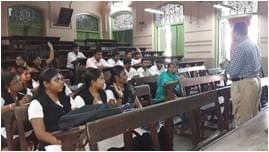 Dr. Ambedkar Government Law College Chennai Classrooms photo 4