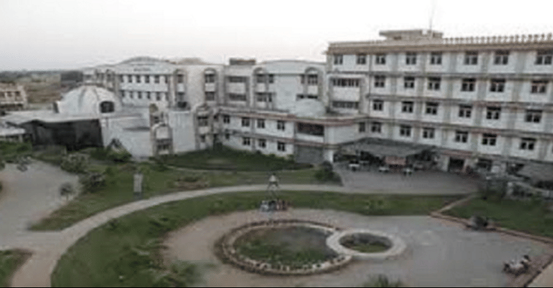 GMC Bhavnagar Academic Building photo 5