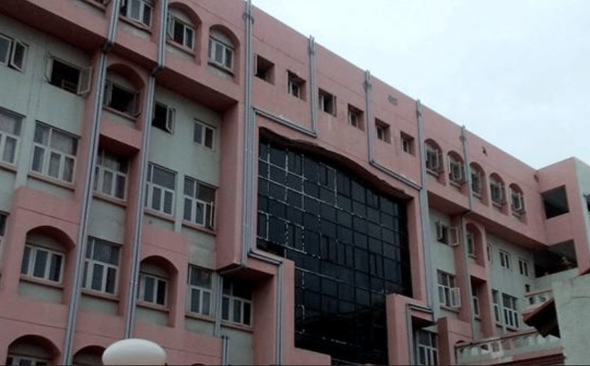 GMC Bhavnagar Academic Building photo 6