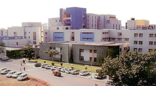 Surat Municipal Institute of Medical Education & Research Academic Building photo 1