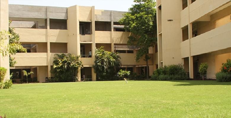 College of Dental Science & Research Centre Ahmedabad Academic Building photo 1