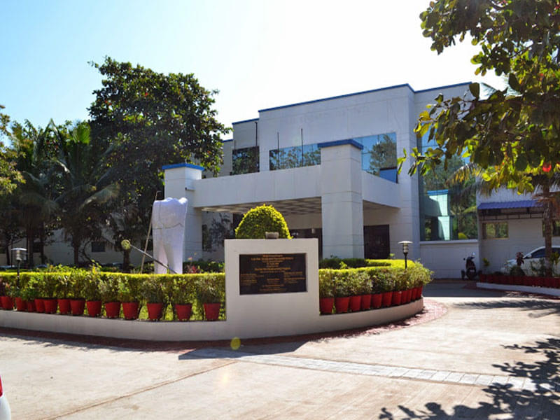 Manubhai Patel Dental College Vadodara Academic Building photo 2
