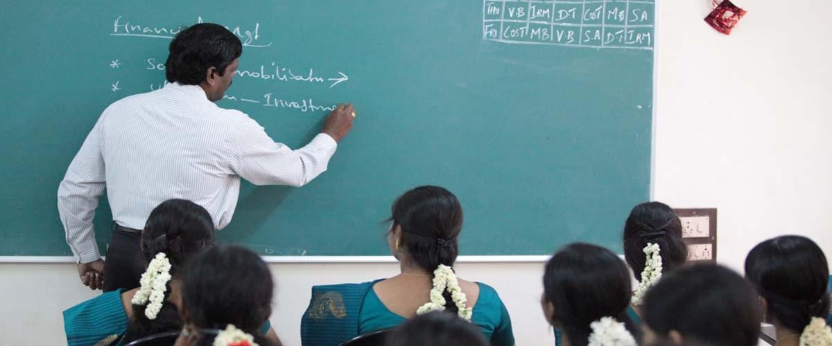 School of Commerce, Bharathiar University Coimbatore Classrooms and labs photo 4