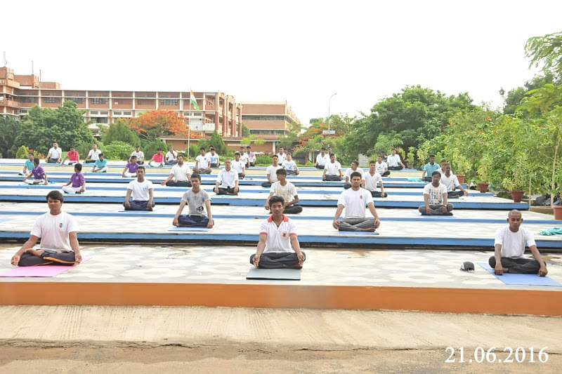 Vel Tech Dr. RR & Dr. SR Technial University, Vel Tech Business School Chennai Yoga photo 1