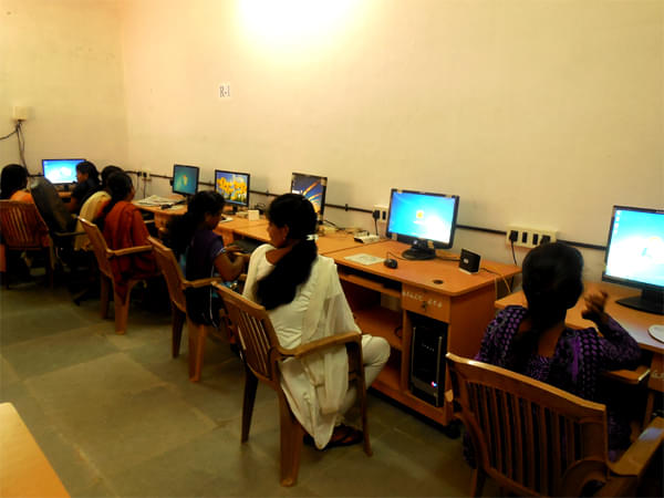 Y.M.Mallikarjunaswamy Government First Grade College Chamarajnagar Academic Building and facilities photo 2