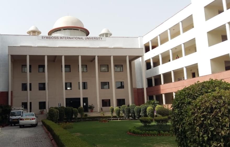 SIU Noida Academic Building photo 2