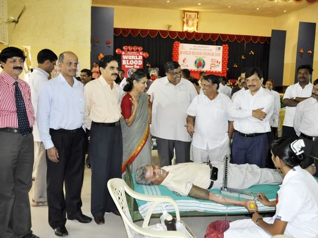 JSS Medical College and Hospital Mysore World Blood Donor Day at College photo 4