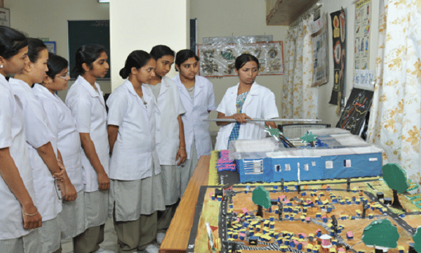 Bhagwan Mahaveer Jain College of Nurisng Bangalore Labs and com lab photo 4