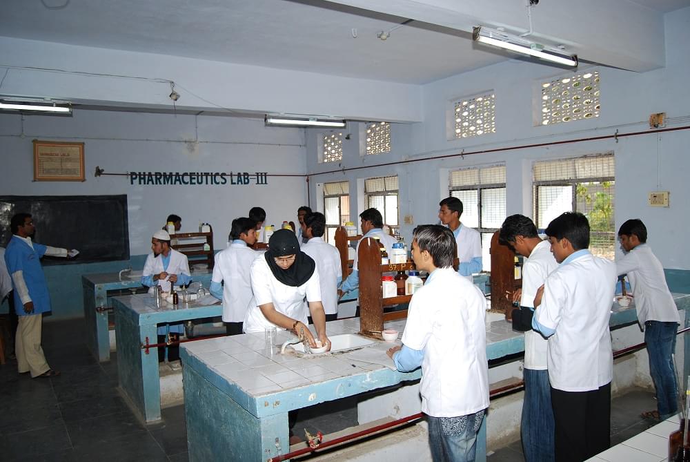 Luqman College of Pharmacy Gulbarga facility photo 4