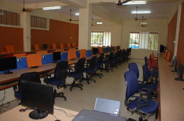 Shree Guru Sudhindra BCA College Bhatkal Lab photo 1