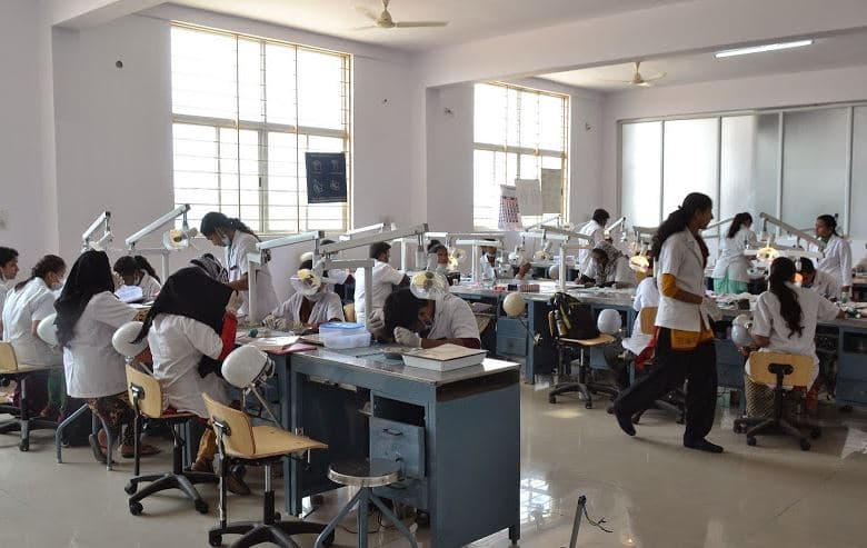 Sharavathi Dental College and Hospital Shimoga Labs photo 6