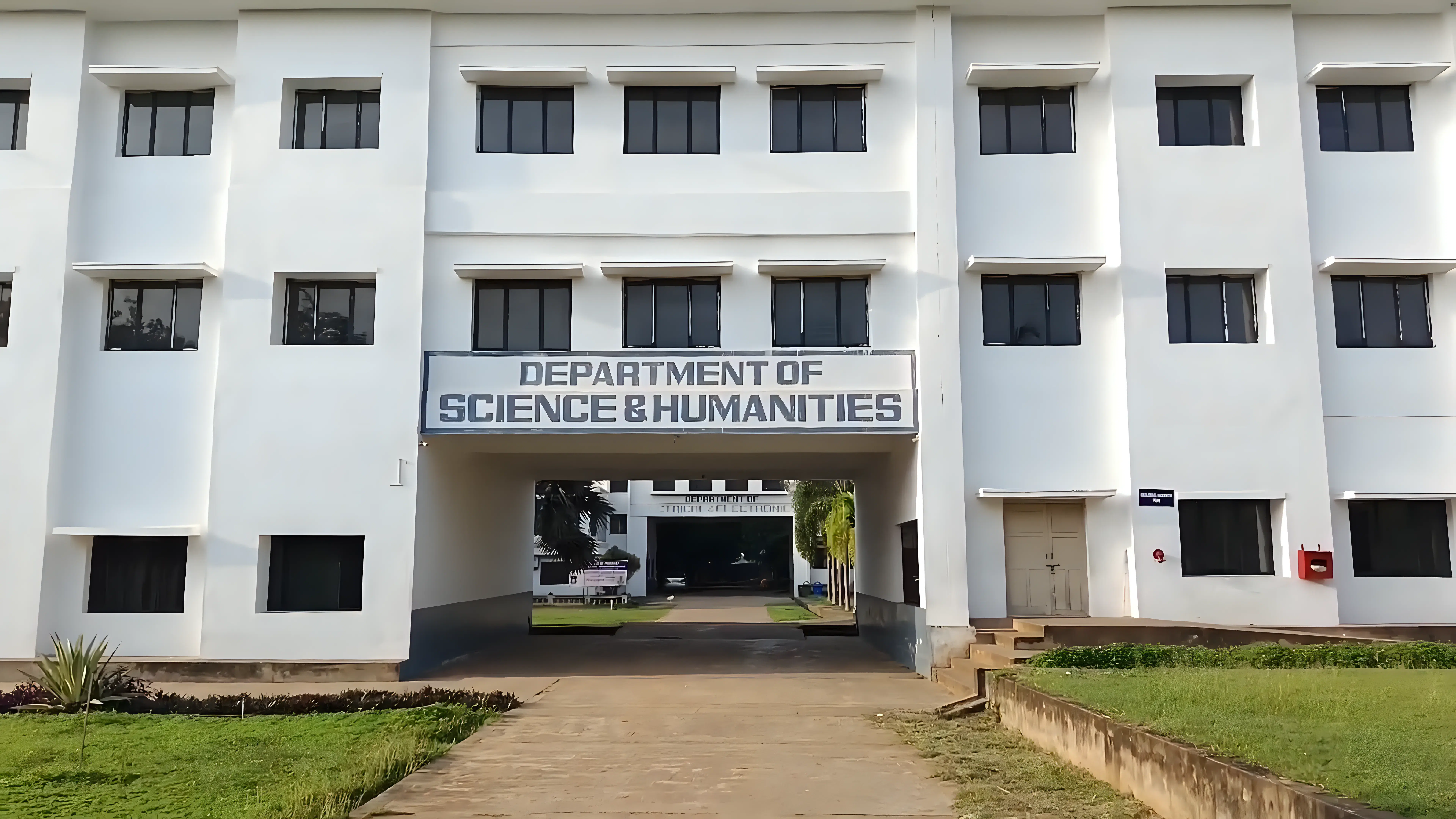 Raghu Engineering College Visakhapatnam Academic Infrastructure photo 9