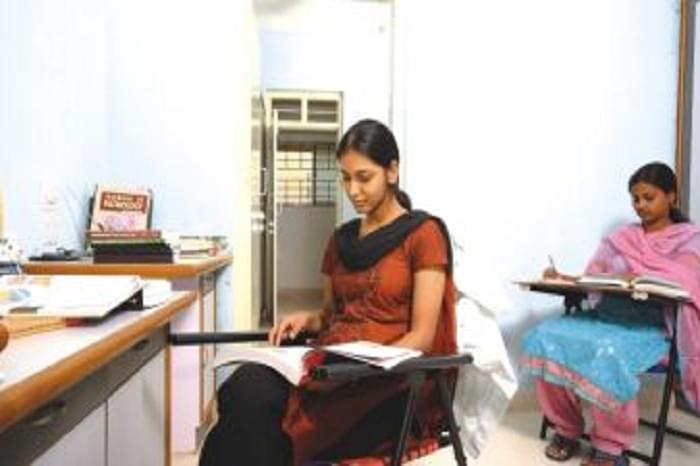 Navodaya Medical College Raichur Library photo 2