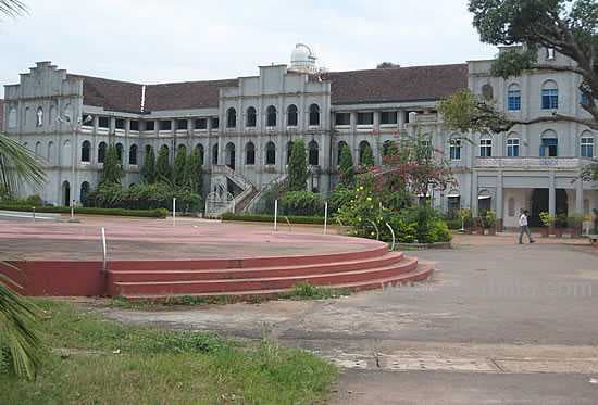 St. Aloysuis Evening College Mangalore Academic Building photo 2