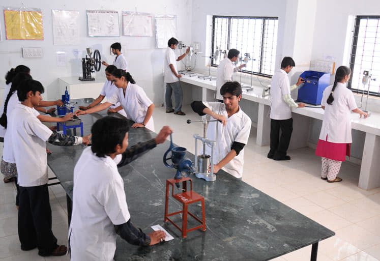 Shree Devi College of Pharmacy Mangalore Laboratory photo 7