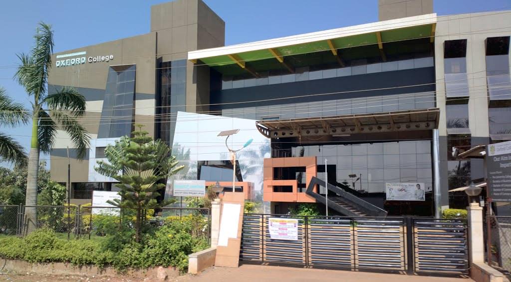 Oxford College Hubli Academic Building photo 2