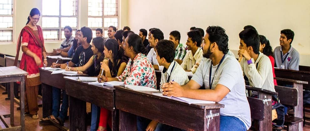 Shree Damodar College of Commerce and Economics Salcete College Classroom & Lab photo 4