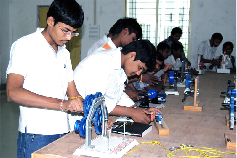 Sai Institute of Engineering and Technology Aurangabad Lab photo 4