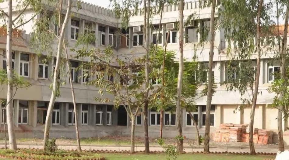 Sumandeep Vidyapeeth Vadodara Academic Building photo 1