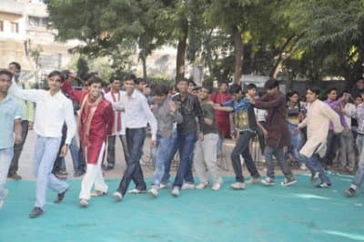 Bhartiya Vidya Bhavan’s Sheth R. A. College of Arts and Commerce Ahmedabad Events photo 4