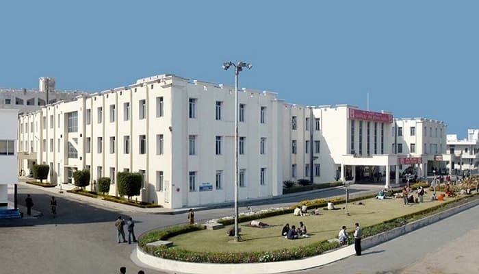 Santosh Dental College Academic Building photo 3