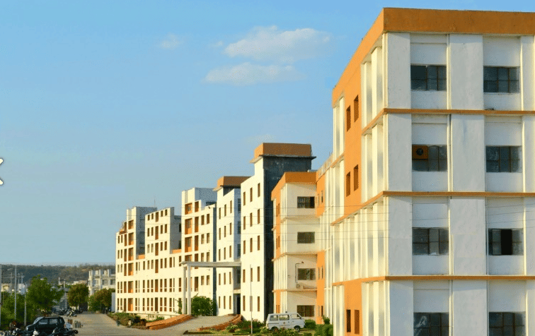 L.N. Medical College and Research Centre Bhopal Academic Building photo 2