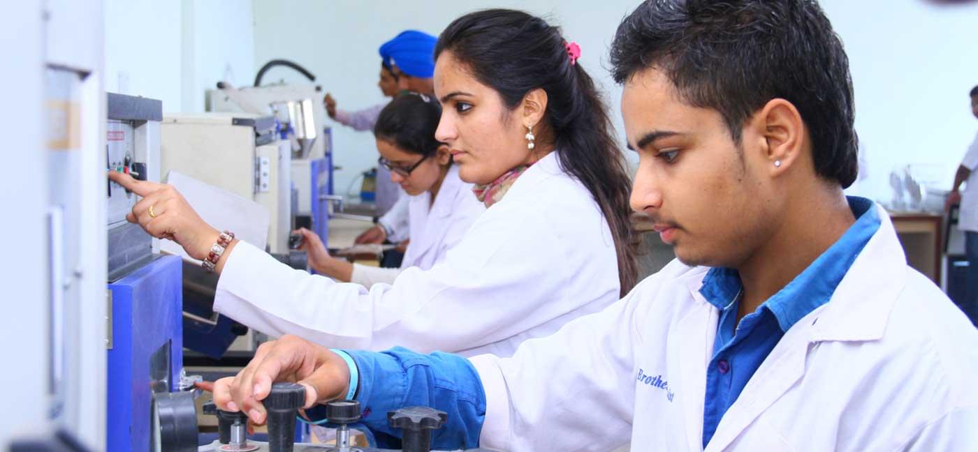 University School of Pharmaceutical Sciences, Rayat Bahra University Mohali Laboratory photo 11