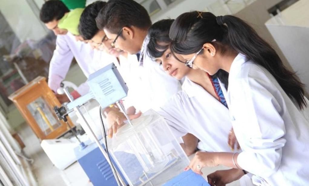 University School of Pharmaceutical Sciences, Rayat Bahra University Mohali Laboratory photo 2