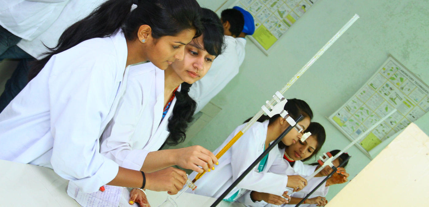 University School of Pharmaceutical Sciences, Rayat Bahra University Mohali Laboratory photo 4