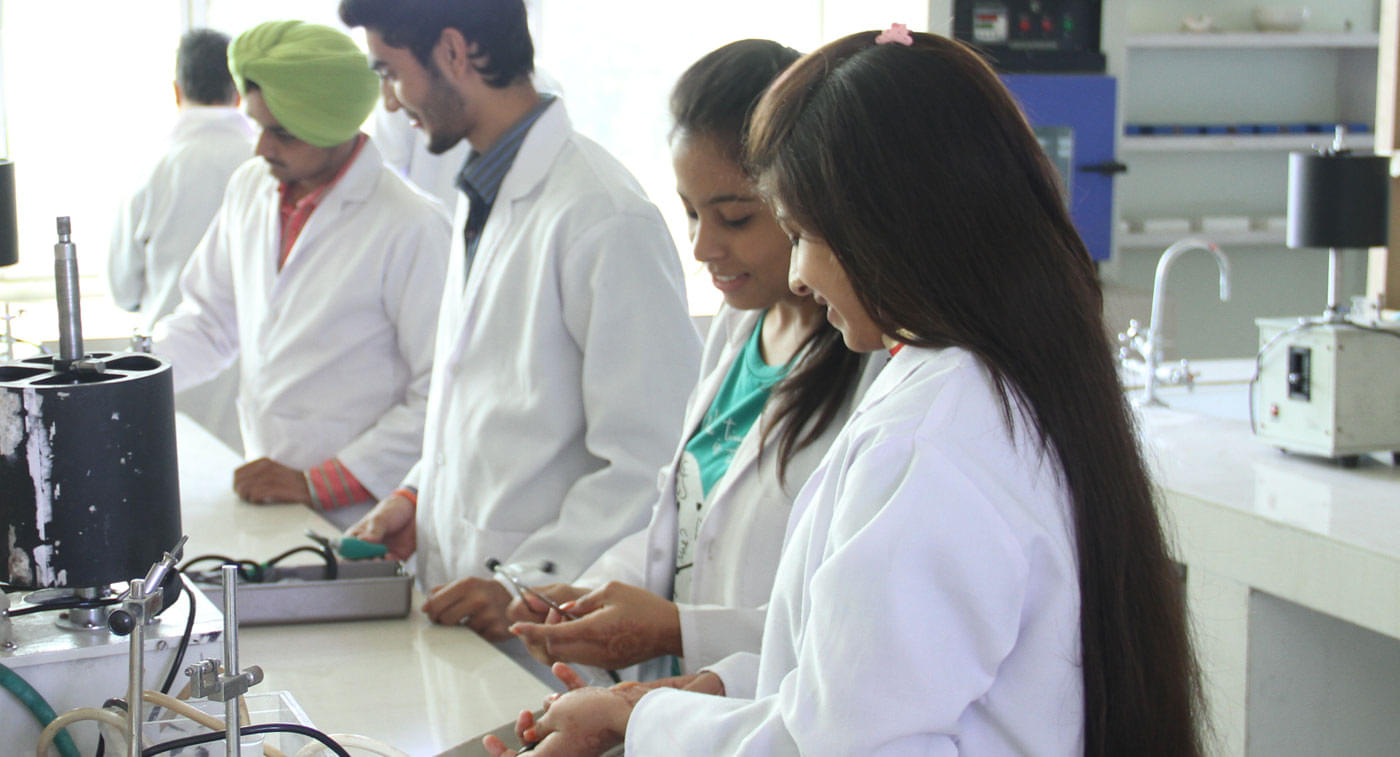 University School of Pharmaceutical Sciences, Rayat Bahra University Mohali Laboratory photo 7