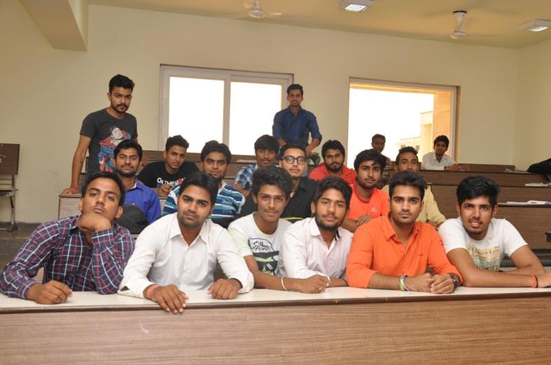 KR Mangalam University, School of Management and Commerce Campus with Facilities photo 3