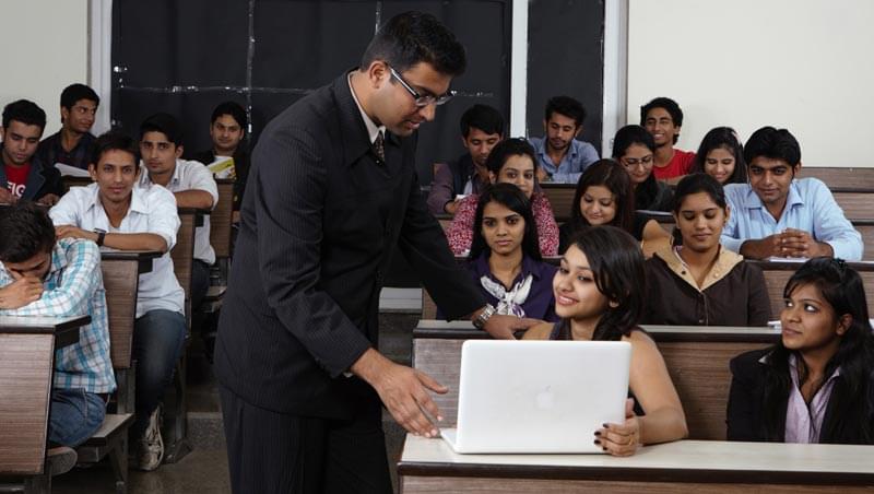 KR Mangalam University, School of Management and Commerce Campus with Facilities photo 6