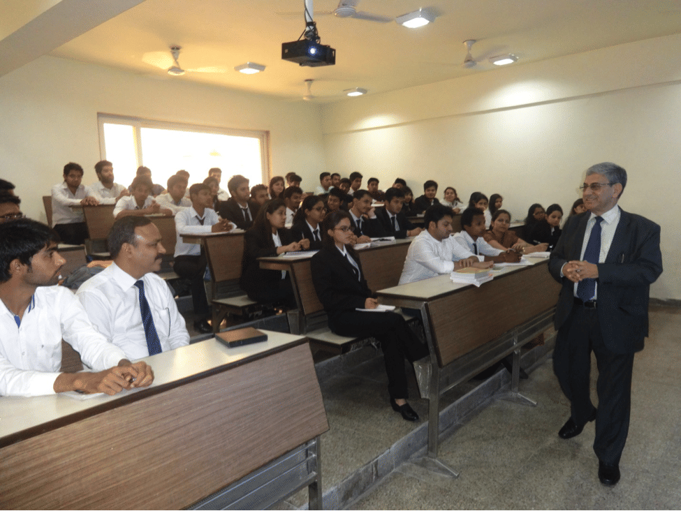 KR Mangalam University, School of Legal Studies Campus with Facilities photo 8