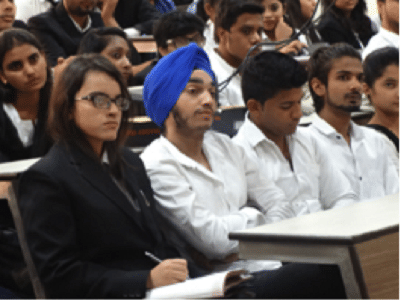 KR Mangalam University, School of Legal Studies Campus with Facilities photo 10