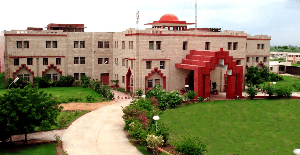 Sangam University, School of Engineering and Technology Bhilwara Academic Building photo 1