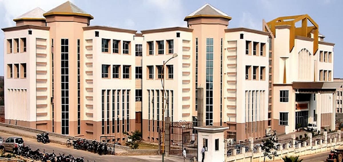 Manav Rachna Dental College Faridabad Academic Building photo 1