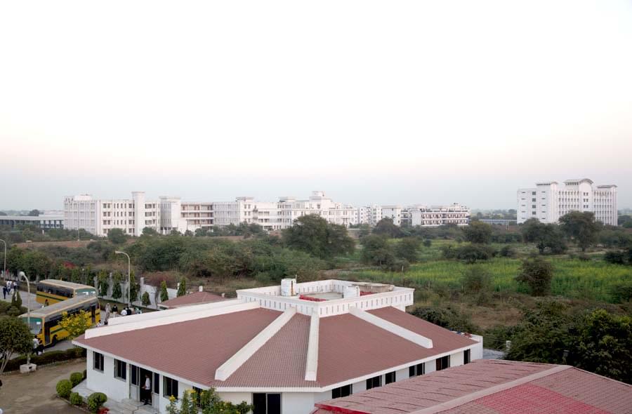Institute of Pharmaceutical Research GLA University Mathura Academic Building photo 10